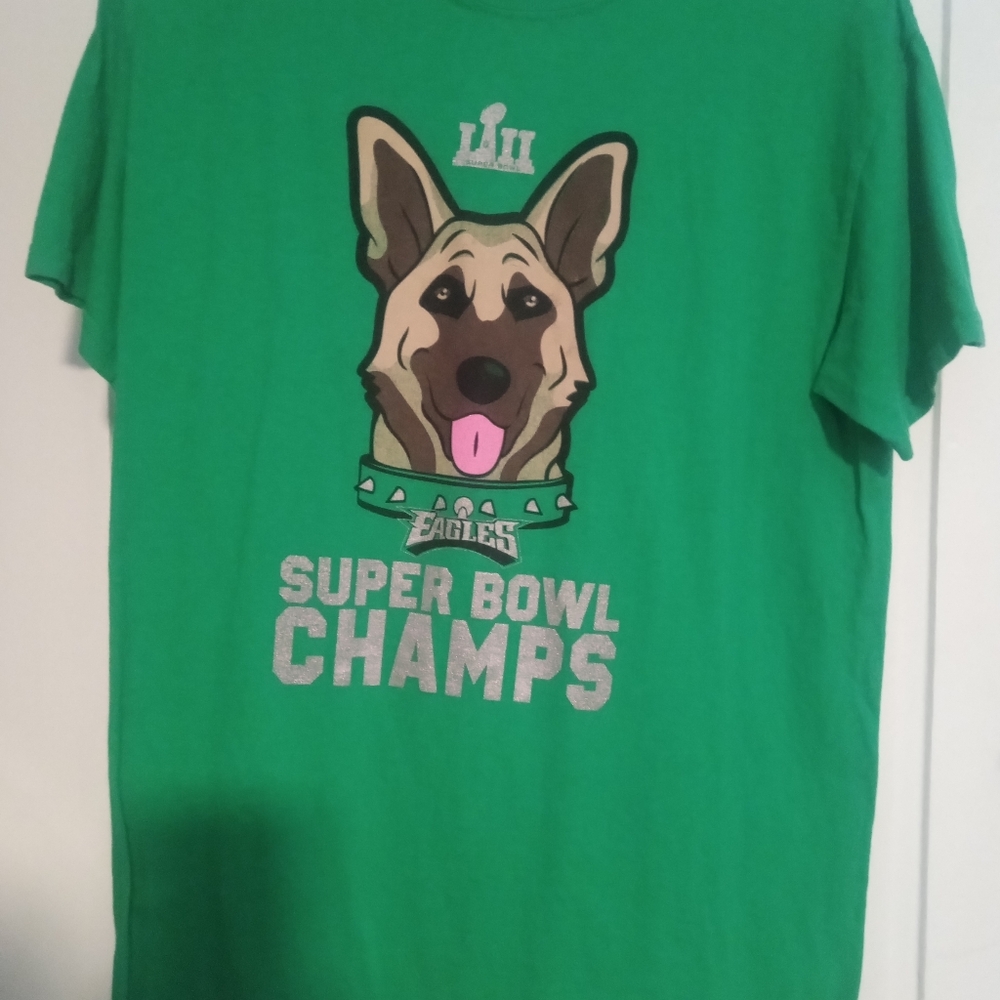 T shirts: buy 3, The 4th is free